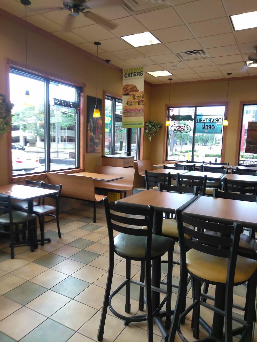 Subway | restaurant | 1111 S Clinton St, Fort Wayne, IN 46802, USA | 2607552173 OR +1 260-755-2173