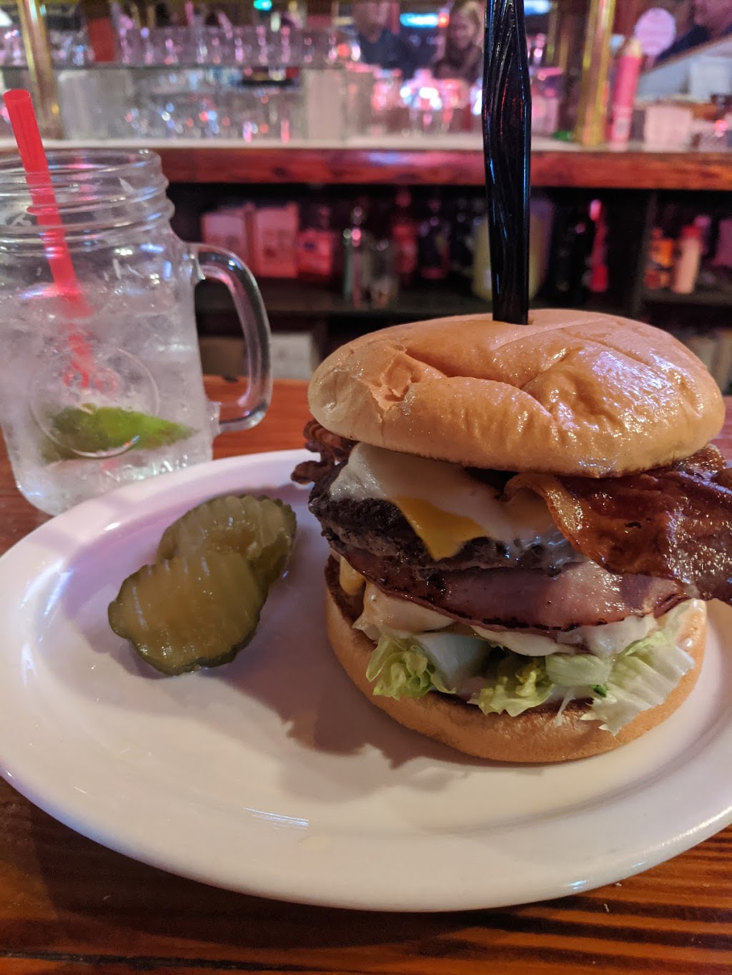 Kodis Noon Saloon | restaurant | 154 Pateros Mall, Pateros, WA 98846, USA | 5099239767 OR +1 509-923-9767