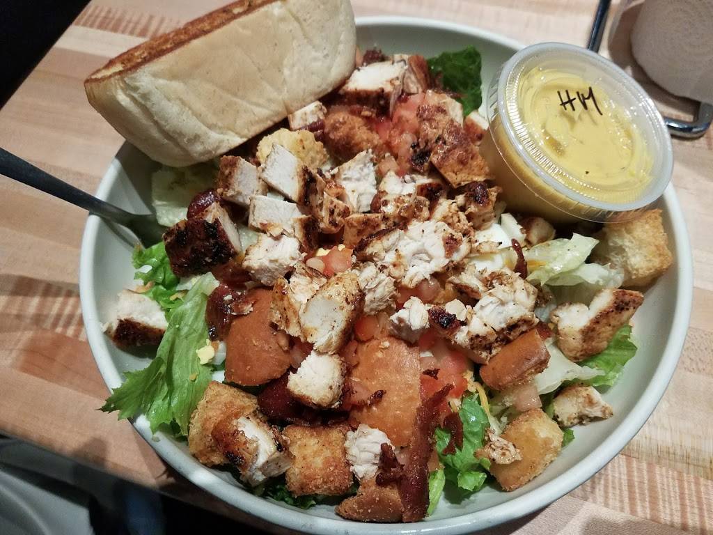 Fuddruckers | restaurant | 13010 Northwest Fwy, Houston, TX 77040, USA | 7134624508 OR +1 713-462-4508