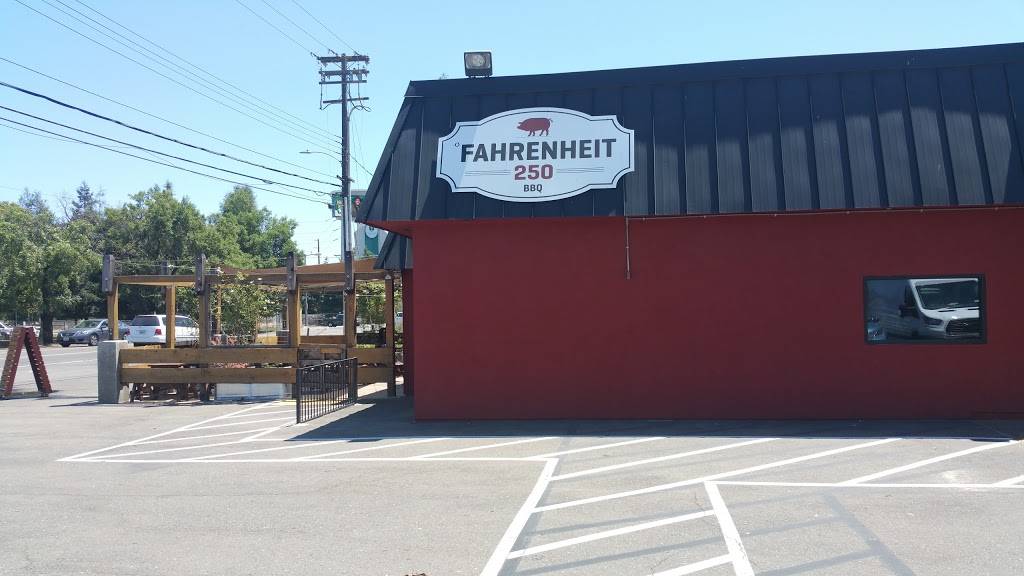 Fahrenheit 250 BBQ | restaurant | 7042 Folsom Blvd, Sacramento, CA 95826, USA | 9164764508 OR +1 916-476-4508