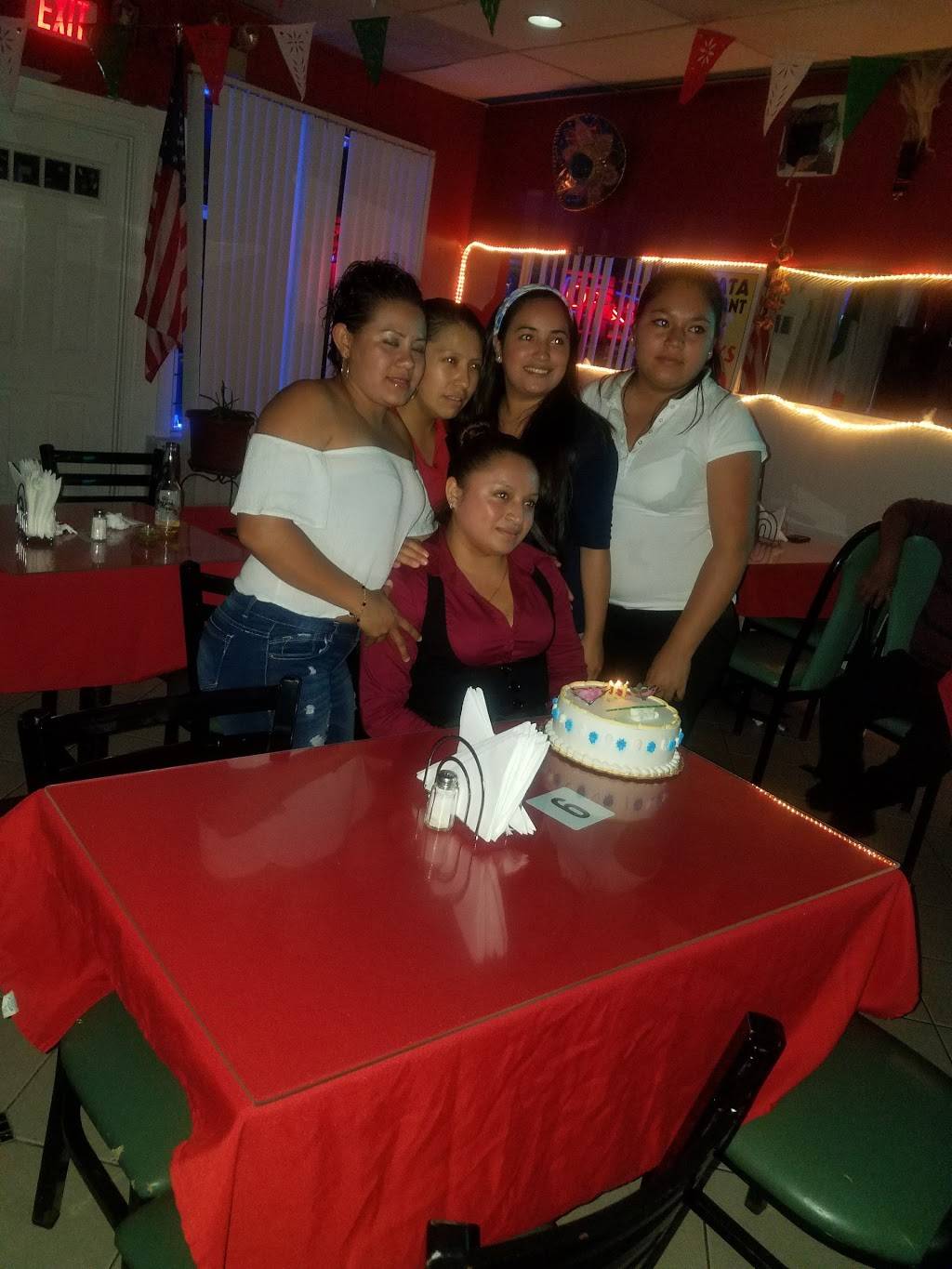 Serenata Restaurant | restaurant | 1854 E Main St, Bridgeport, CT 06610, USA | 2036960315 OR +1 203-696-0315