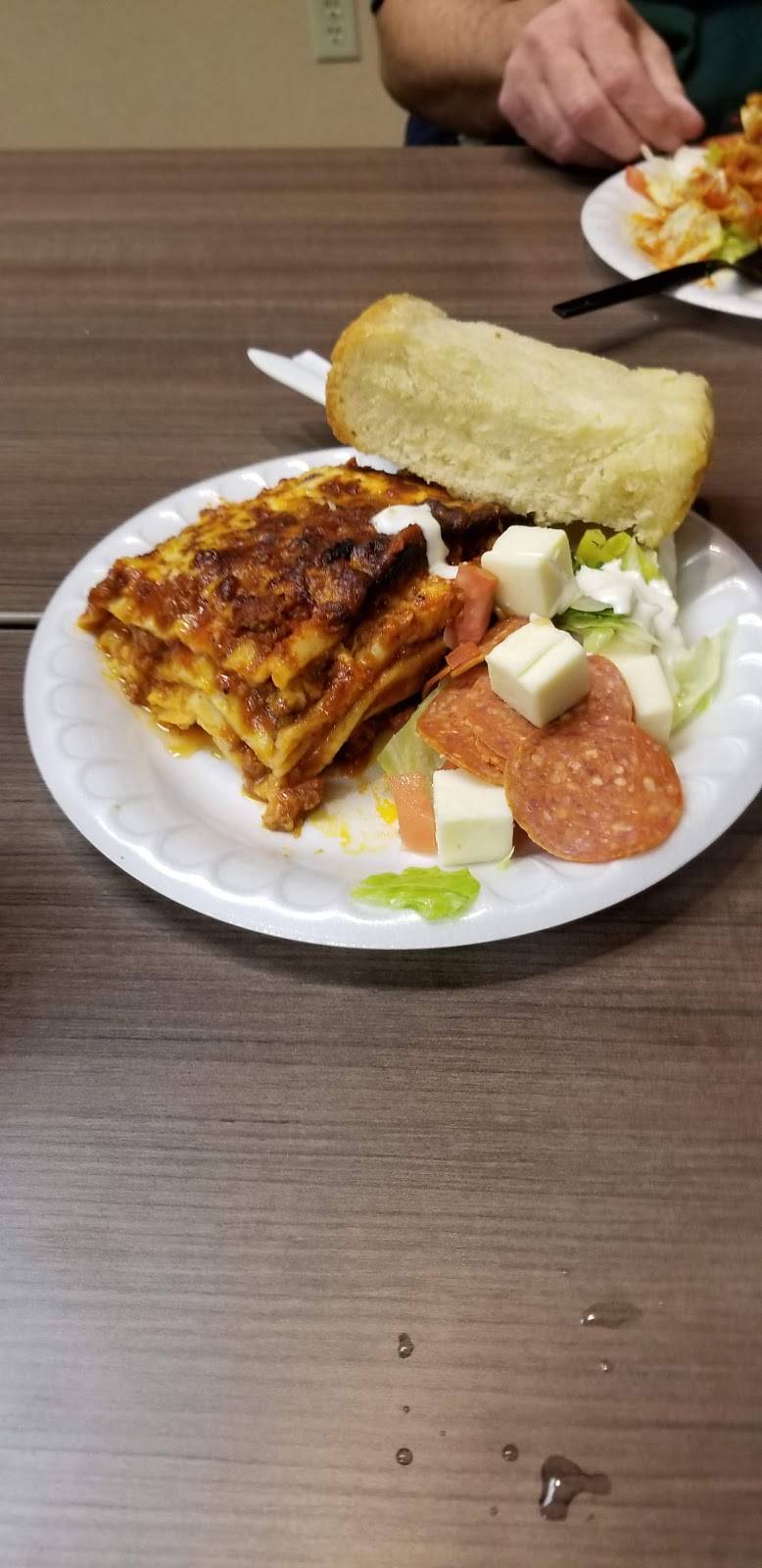 Mama Mias Pizza | restaurant | 18880 W Bluemound Rd, Brookfield, WI 53045, USA | 2627890277 OR +1 262-789-0277