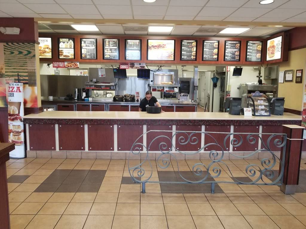 Arbys | restaurant | 3206 Berlin Turnpike, Newington, CT 06111, USA | 8606659190 OR +1 860-665-9190