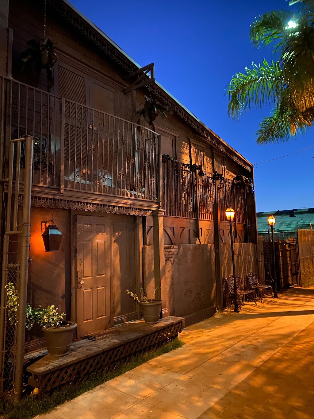 The Rising Sun | restaurant | 1356 Palmetto St #200, Los Angeles, CA 90013, USA | 2132226420 OR +1 213-222-6420