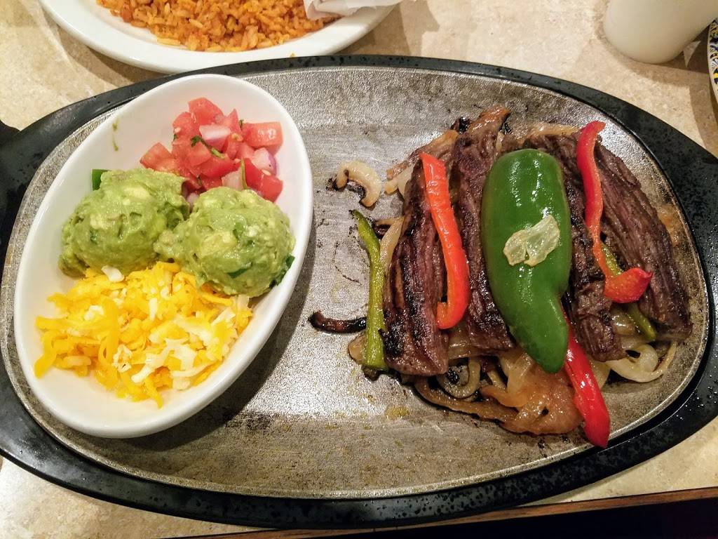 Jose Peppers | restaurant | 1425 SW Wanamaker Rd, Topeka, KS 66604, USA | 7857838100 OR +1 785-783-8100