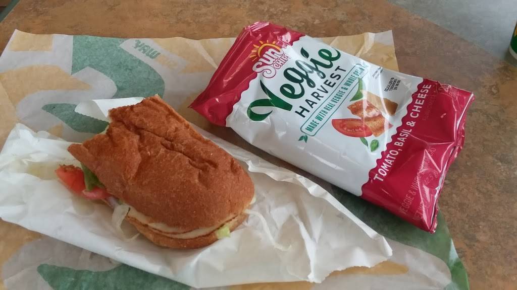 Subway | restaurant | 8608 Abercorn St A, Savannah, GA 31406, USA | 9129273328 OR +1 912-927-3328