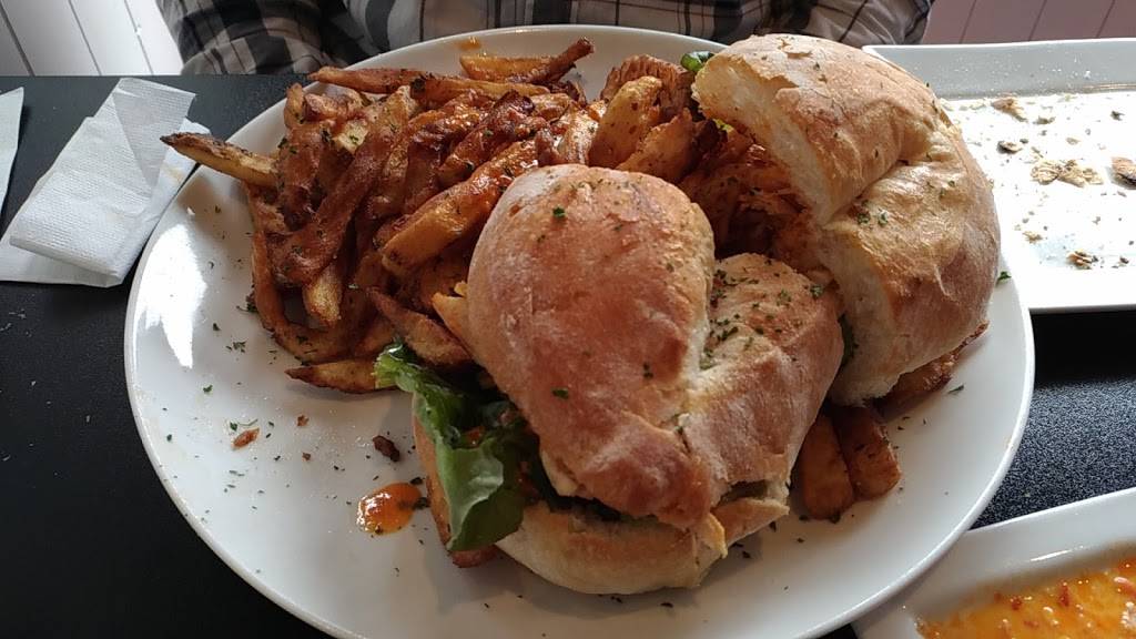 Porto Poulet | restaurant | 345 Boul Henri-Bourassa O, Montréal, QC H3L 1N9, Canada | 5145071217 OR +1 514-507-1217