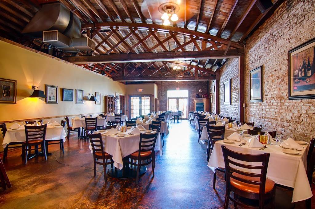 FoxFire Restaurant | restaurant | 17 W State St, Geneva, IL 60134, USA | 6302321369 OR +1 630-232-1369