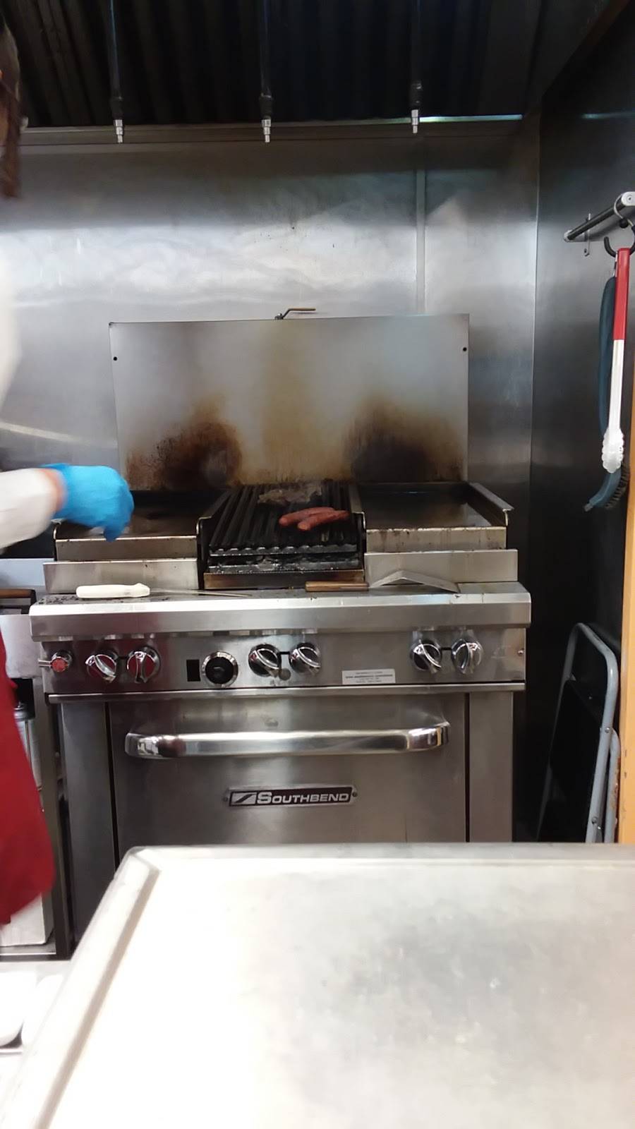 Geshmak Deli | restaurant | 601 Chemin de Tash, Boisbriand, QC J7E 4H4, Canada | 4504209700 OR +1 450-420-9700