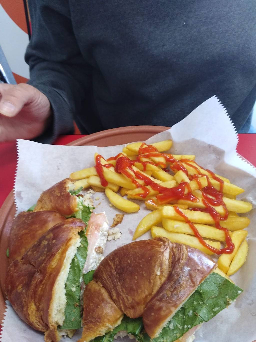 Friends Diner | restaurant | 2771-32 Monument Rd, Jacksonville, FL 32225, USA | 9046460050 OR +1 904-646-0050