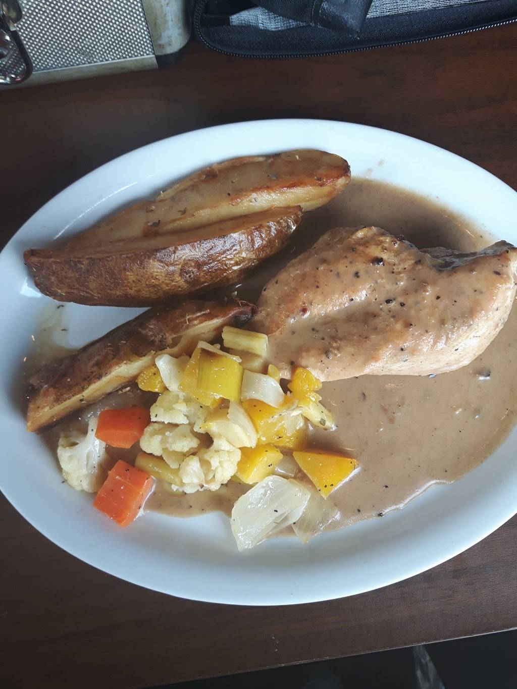 Restaurant Le Grec | restaurant | La Région, Sherbrookoise, 4385 Chemin Saint-Roch N, Sherbrooke, QC J1R 0K7, Canada | 8193461838 OR +1 819-346-1838