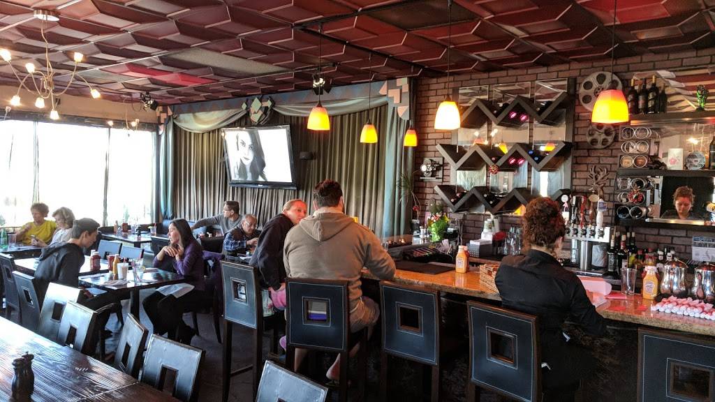 Godfathers Burger Lounge | restaurant | 1500 El Camino Real, Belmont, CA 94002, USA | 6506379257 OR +1 650-637-9257