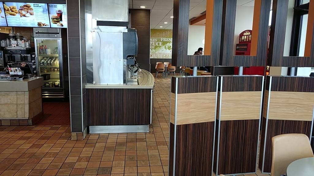 McDonalds | cafe | 9405 W 75th St, Overland Park, KS 66204, USA | 9133811101 OR +1 913-381-1101