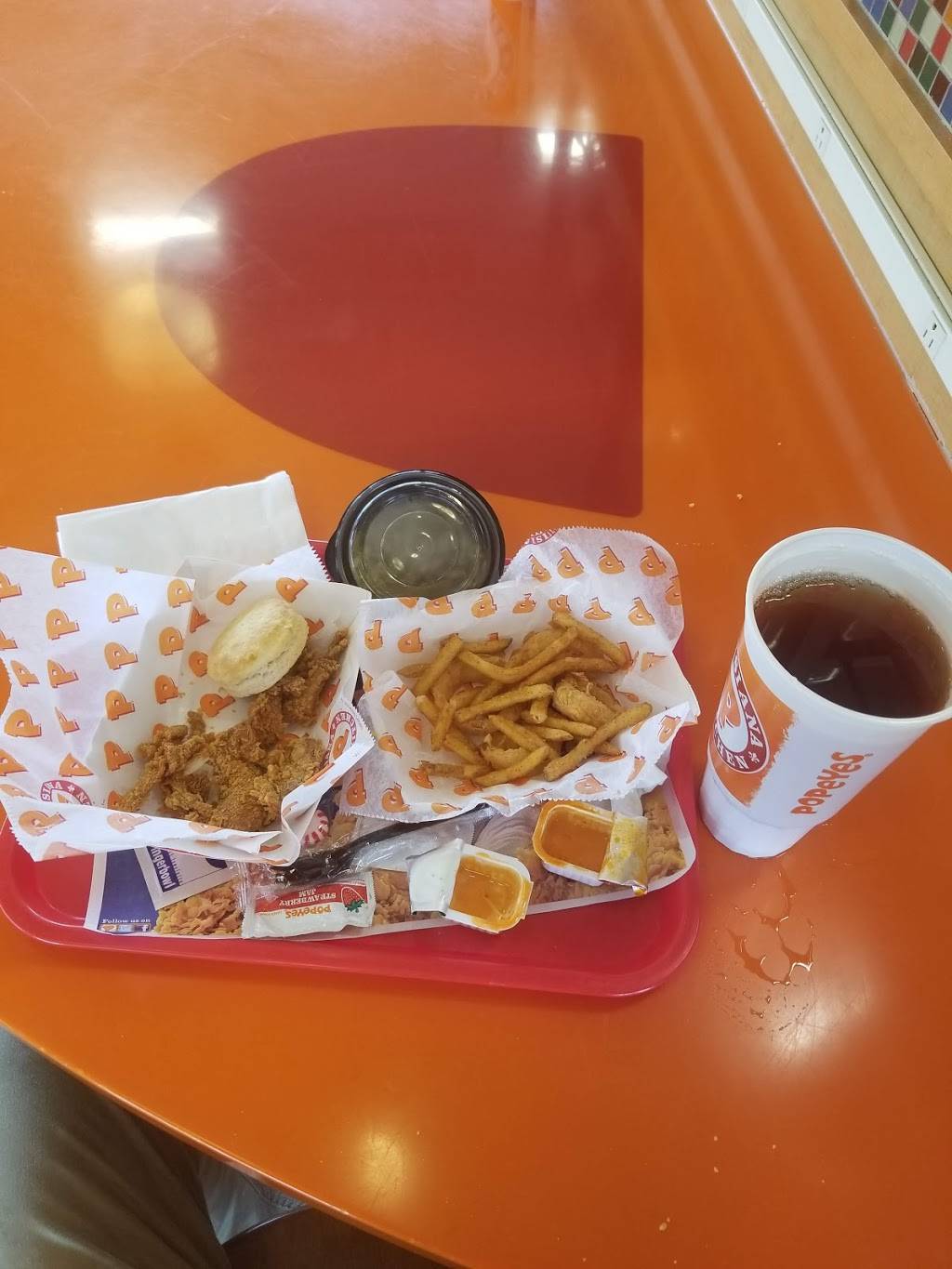 Popeyes Louisiana Kitchen | restaurant | 6224 Greenbelt Rd, Greenbelt, MD 20770, USA | 3019822315 OR +1 301-982-2315