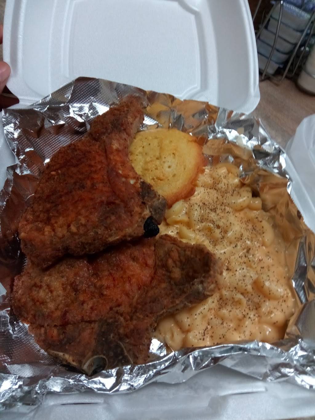 Marys Diner | restaurant | 3450 E 93rd St, Cleveland, OH 44104, USA | 2168835750 OR +1 216-883-5750