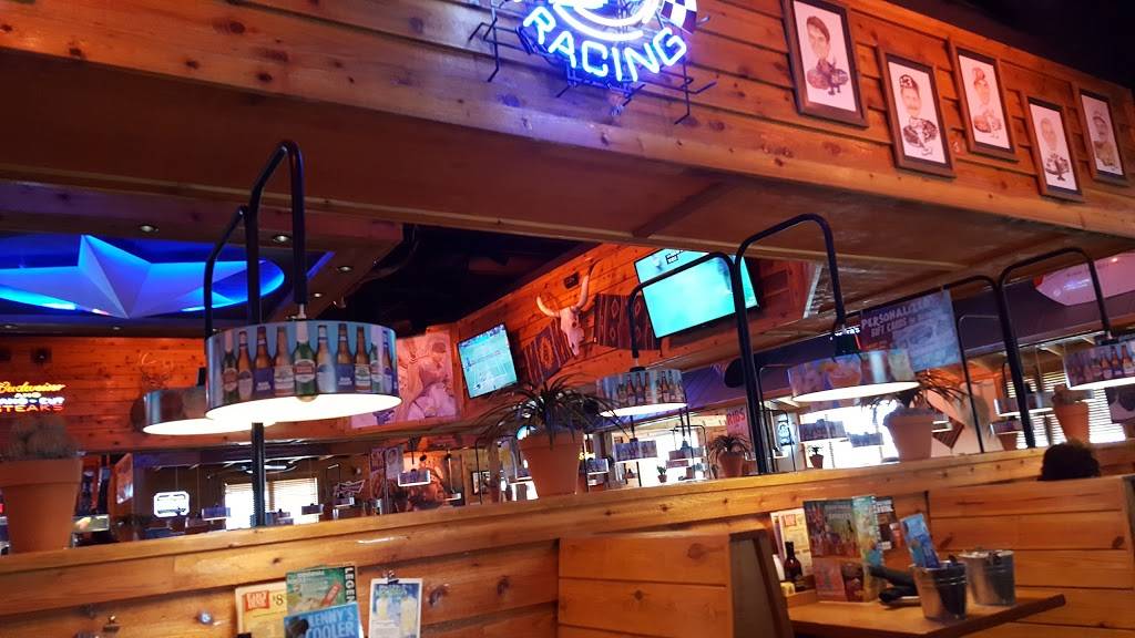 Texas Roadhouse | restaurant | 5025 Dressler Rd NW, Canton, OH 44718, USA | 3304919296 OR +1 330-491-9296