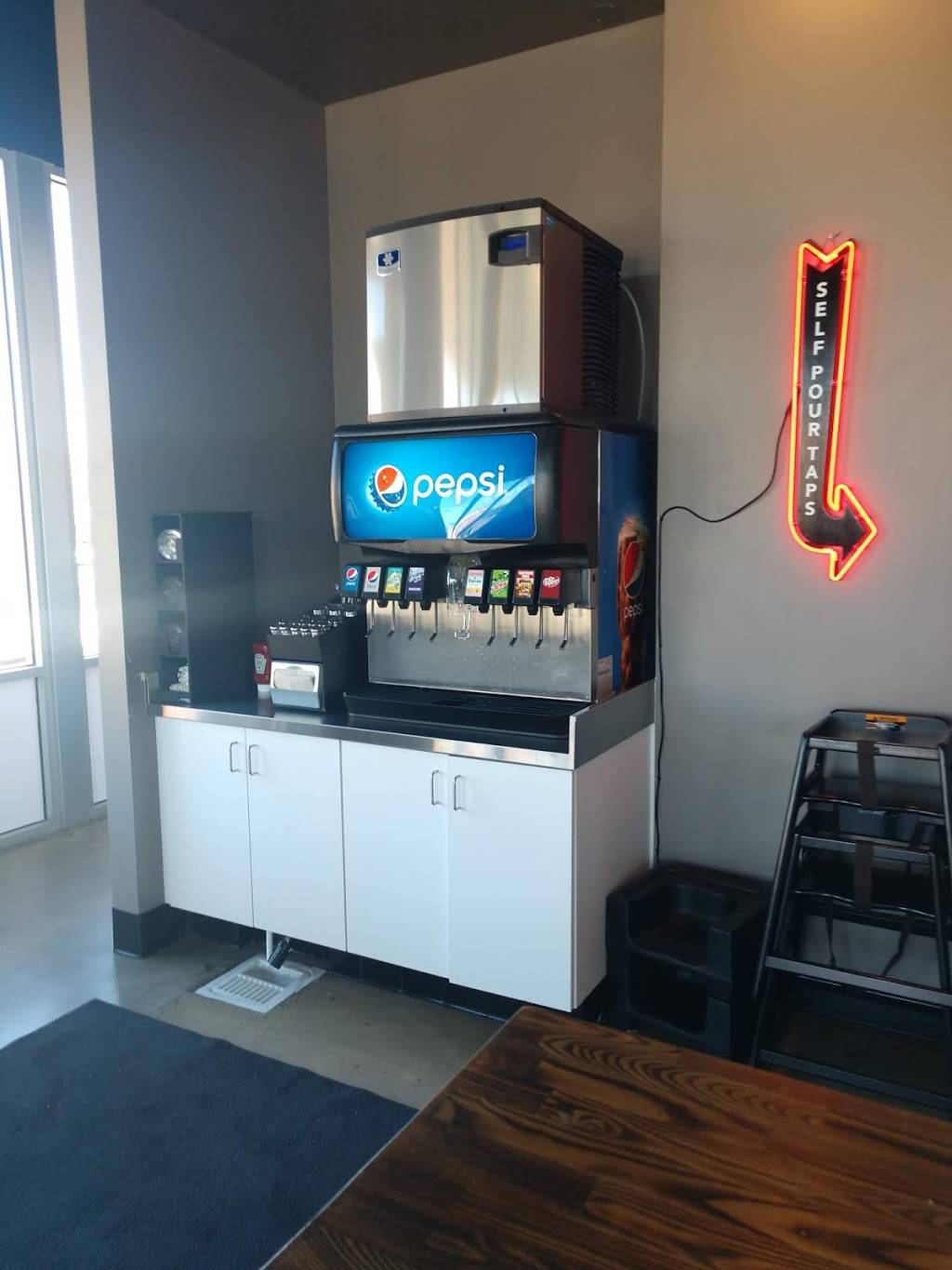 zpizza Tap Room | restaurant | 1840 Prairie City Rd, Folsom, CA 95630, USA | 9167905600 OR +1 916-790-5600