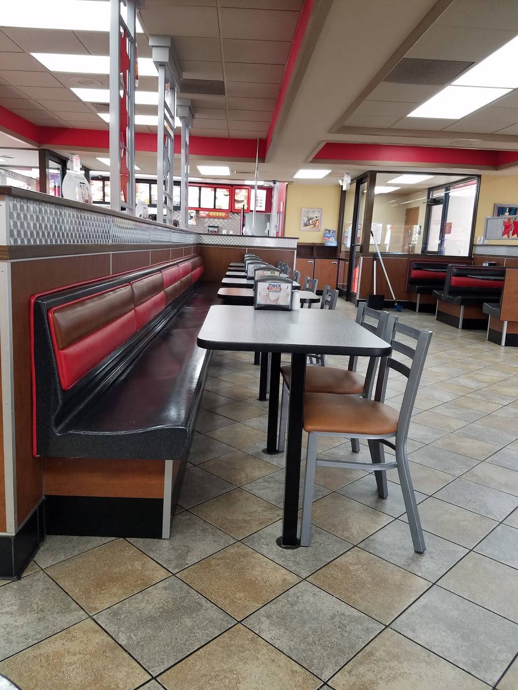 Hardees | restaurant | 200 N 3rd St, Terre Haute, IN 47807, USA | 8122321741 OR +1 812-232-1741