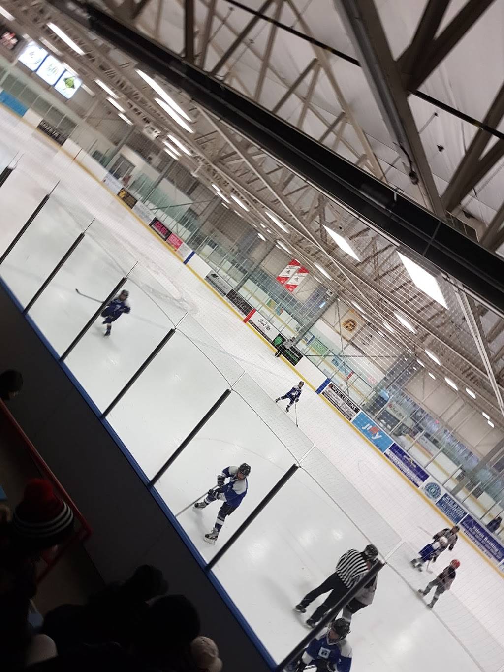 Larry Grossman Forest Hill Memorial Arena | restaurant | 340 Chaplin Crescent, Toronto, ON M5N 2N3, Canada | 4164881800 OR +1 416-488-1800