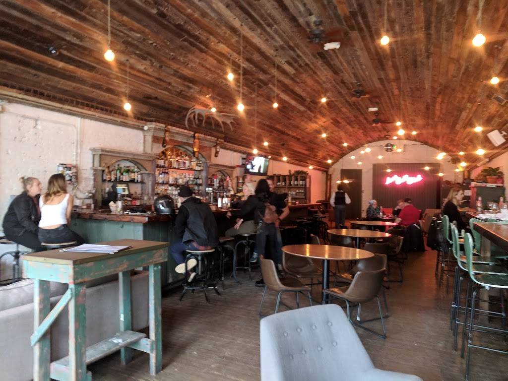 The Saloon Ventura | restaurant | 456 E Main St, Ventura, CA 93003, USA | 8056678550 OR +1 805-667-8550