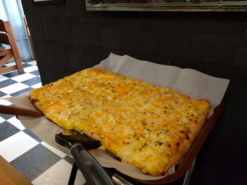 Ferris Pizza | restaurant | 106 Church St, Moscow, PA 18444, USA | 5708423130 OR +1 570-842-3130