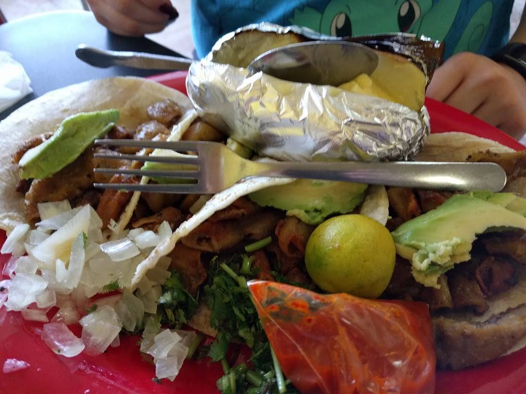 Cazares Burritos | restaurant | 6211 Airport Rd, El Paso, TX 79925, USA | 9157792144 OR +1 915-779-2144