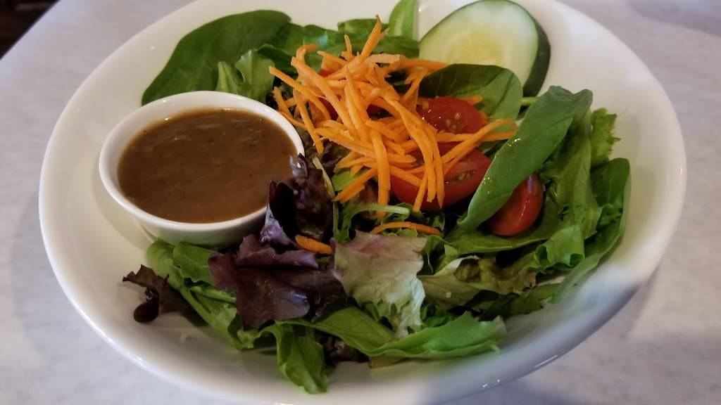 The Hollow Bistro & Brew | restaurant | 10641 Main St, Clarence, NY 14031, USA | 7167597351 OR +1 716-759-7351