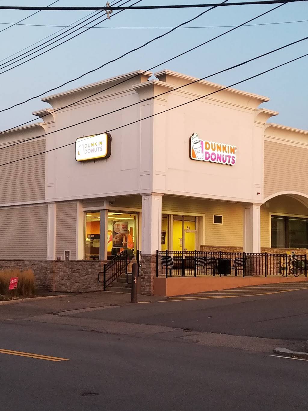 Dunkin | bakery | 53 Linden St, Waltham, MA 02452, USA | 7818997742 OR +1 781-899-7742