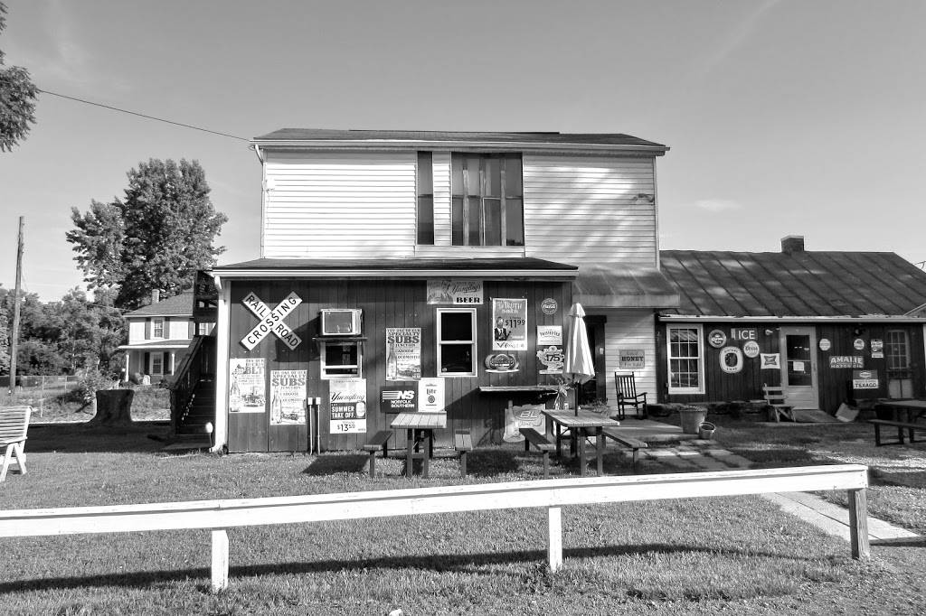 Railside Market | restaurant | 2871 Summit Point Rd, Summit Point, WV 25446, USA | 3047240012 OR +1 304-724-0012