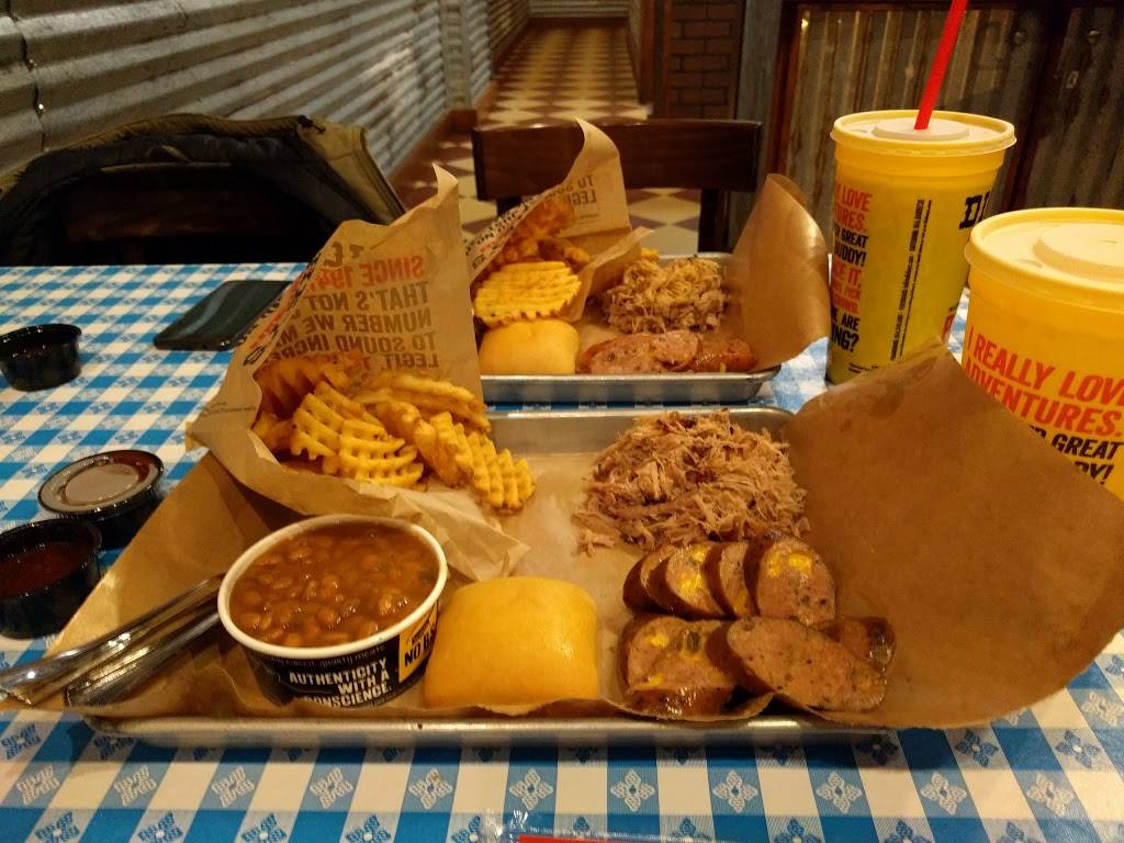Dickeys Barbecue Pit | restaurant | 1448 Waukegan Rd, Glenview, IL 60025, USA | 8477247675 OR +1 847-724-7675
