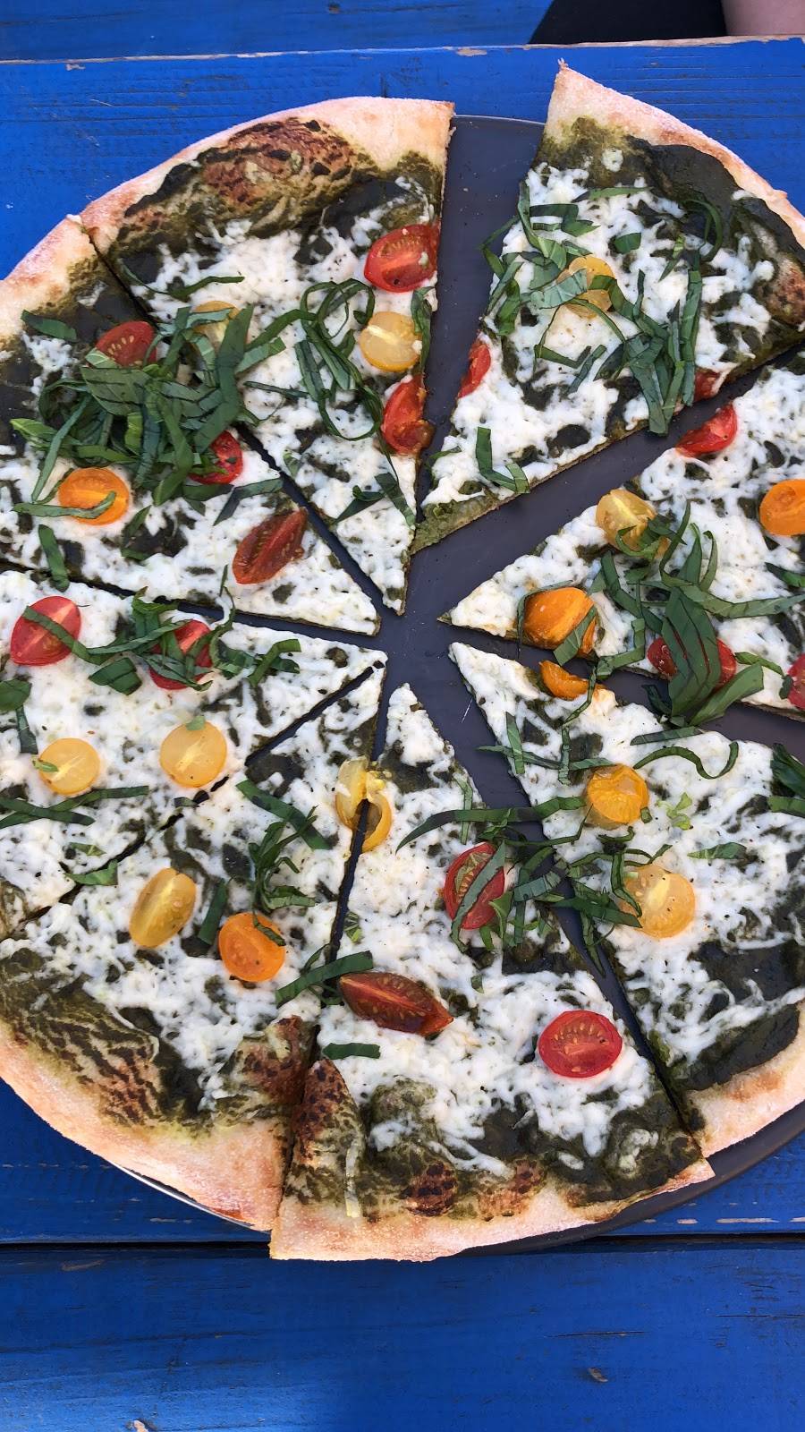 Lil Nonnas | restaurant | 1505 Town Creek Dr, Austin, TX 78741, USA | 5129938998 OR +1 512-993-8998