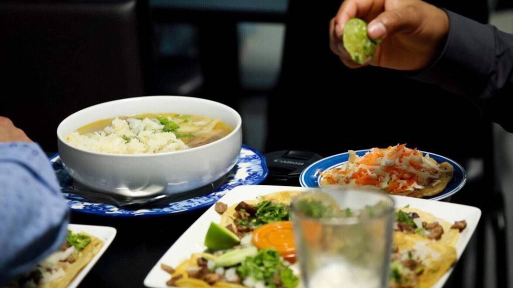 Taqueria Los Tres Hermanos | restaurant | 415 E High Ave, New Philadelphia, OH 44663, USA | 3304407298 OR +1 330-440-7298