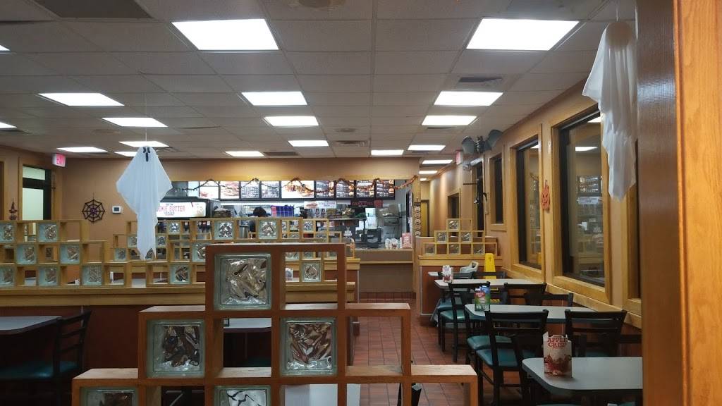 Arbys | restaurant | 326 S Broadway, Edmond, OK 73034, USA | 4053482622 OR +1 405-348-2622