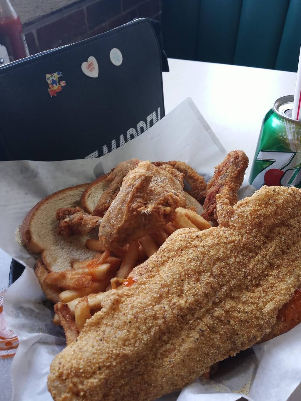 Chicago Style Kitchen | restaurant | 3905 52nd St, Kenosha, WI 53144, USA | 2625775665 OR +1 262-577-5665