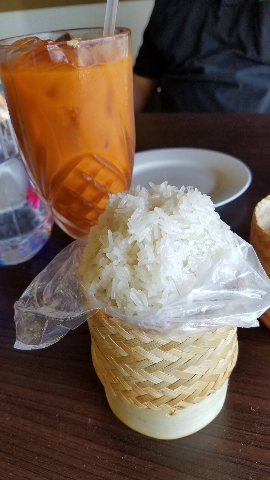 Thai Chili | restaurant | 75 W Bullard Ave, Clovis, CA 93612, USA | 5593260309 OR +1 559-326-0309