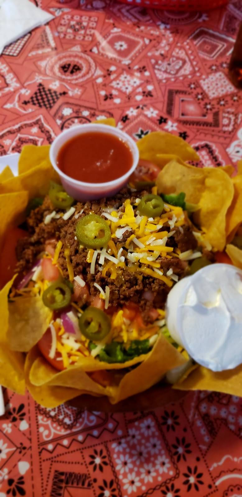 Bandanas Bar & Grill | restaurant | 930 Lake Rd, Youngstown, NY 14174, USA | 7167451010 OR +1 716-745-1010