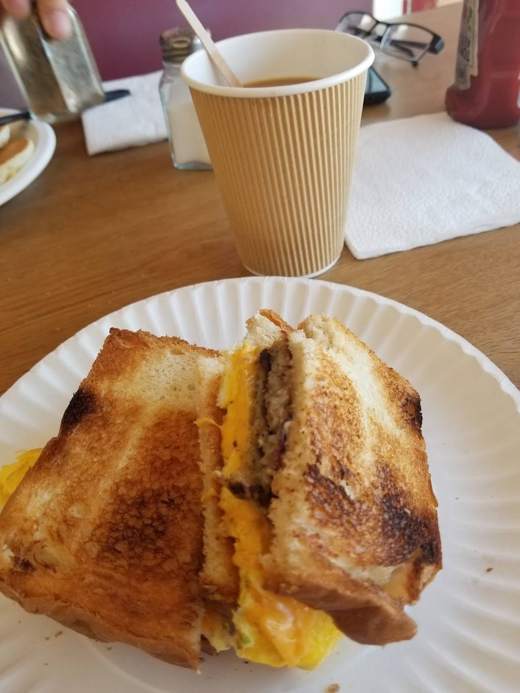 Burger Barn | restaurant | 2485 Forest Ave, San Jose, CA 95128, USA | 4082432027 OR +1 408-243-2027