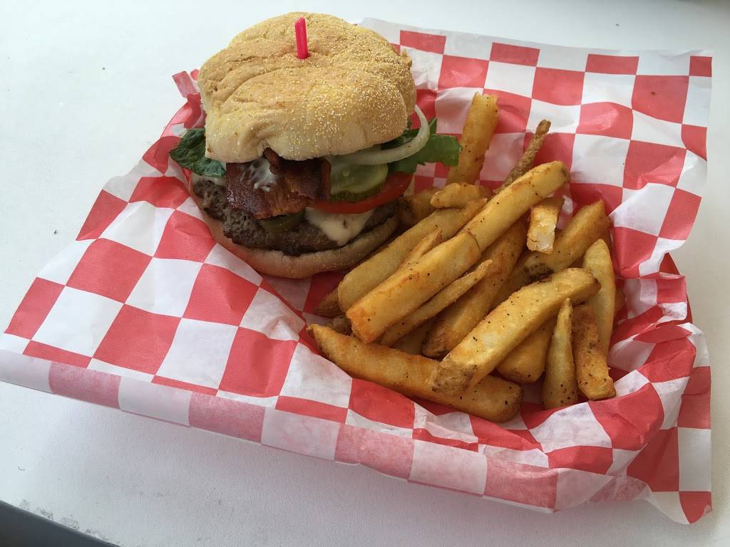 Holts Diner | restaurant | 356 Dinah Shore Blvd #1420, Winchester, TN 37398, USA | 9313135240 OR +1 931-313-5240