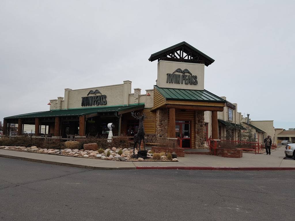 Twin Peaks Restaurant | restaurant | 8310 E 21st St N, Wichita, KS 67206, USA | 3164405533 OR +1 316-440-5533