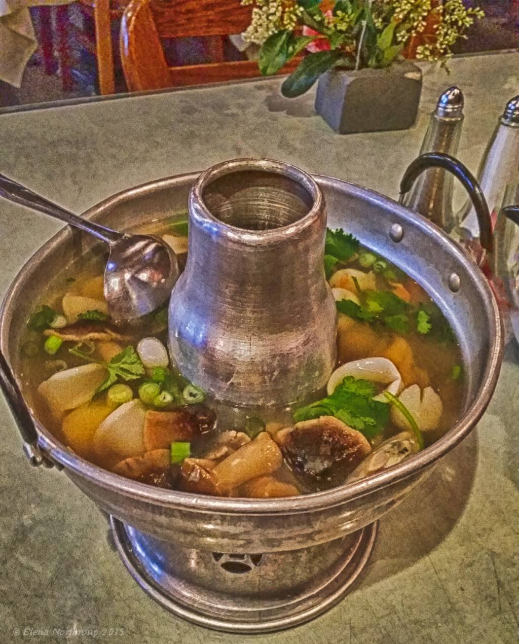 Royal Thai Cuisine | restaurant | 1750 S Coast Hwy, Laguna Beach, CA 92651, USA | 9494948424 OR +1 949-494-8424