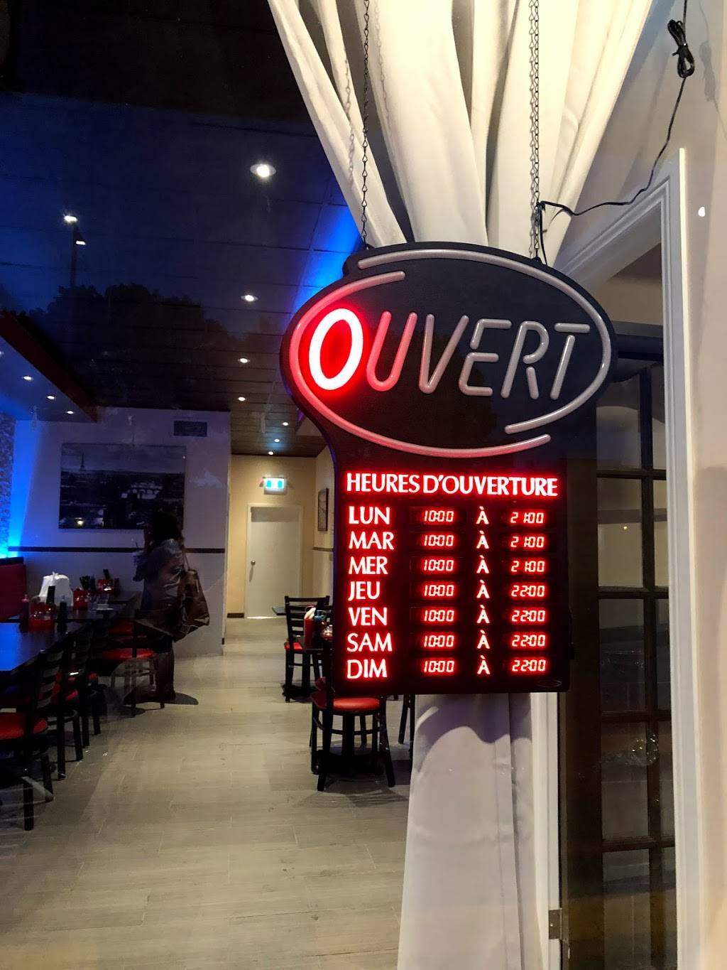 Pho Lam | restaurant | 8485 Boulevard Saint-Michel, Montréal, QC H1Z 3E7, Canada | 5145048787 OR +1 514-504-8787