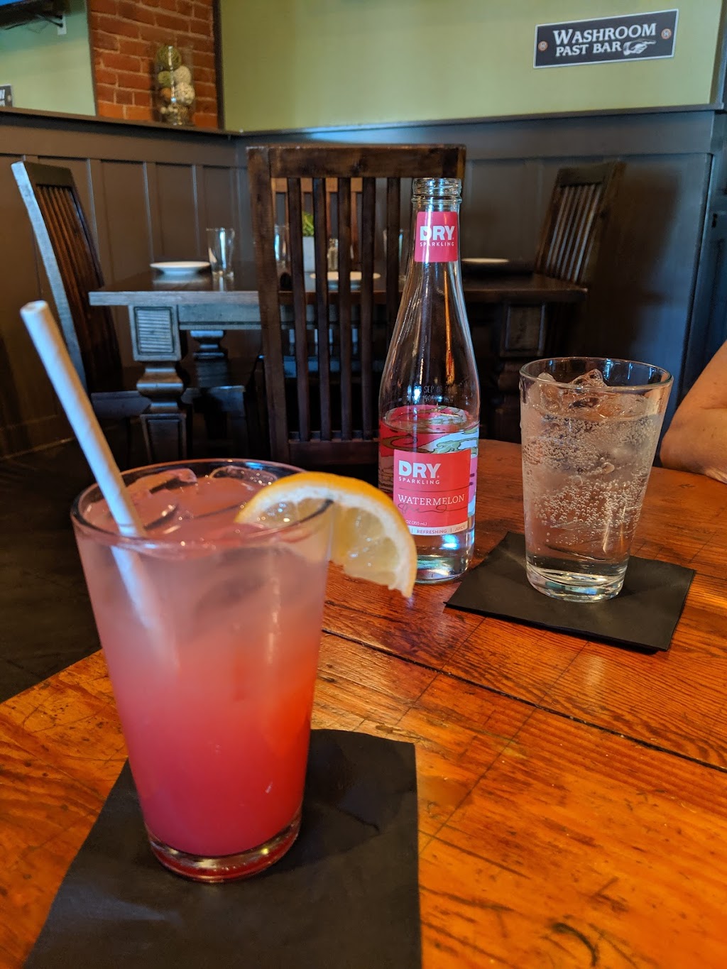 Harveys Place | restaurant | 50 E Main St, Ashland, OR 97520, USA | 5414889511 OR +1 541-488-9511