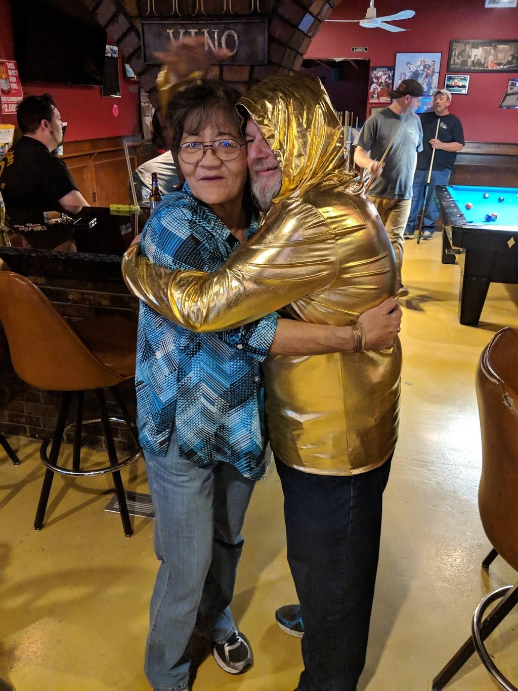 Golden Que Billiards And Sports Bar | restaurant | 807 S 21st St, Council Bluffs, IA 51501, USA | 7122566066 OR +1 712-256-6066