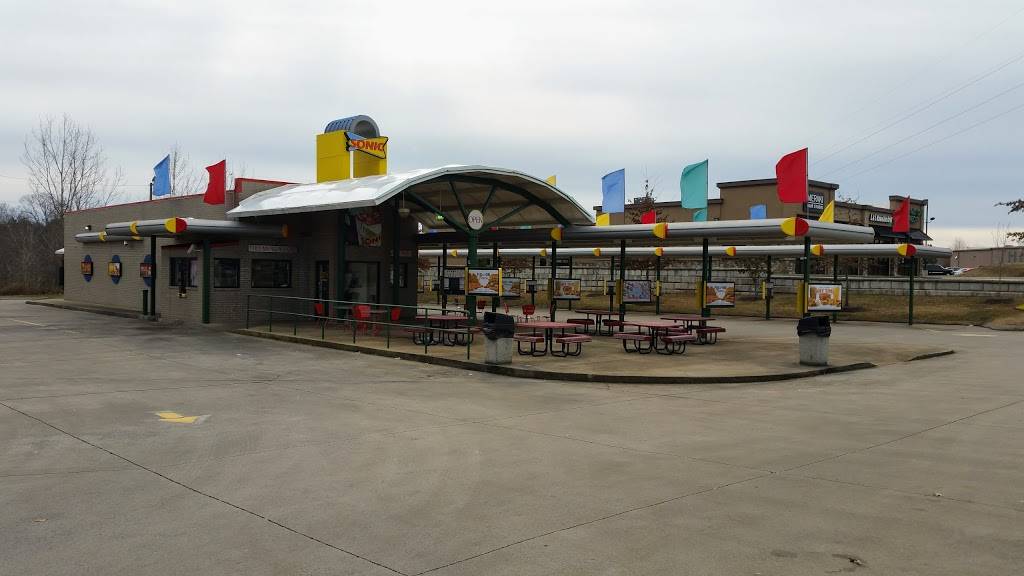 Sonic Drive-In | restaurant | 1761 Wilma Rudolph Blvd, Clarksville, TN 37042, USA | 9316480614 OR +1 931-648-0614