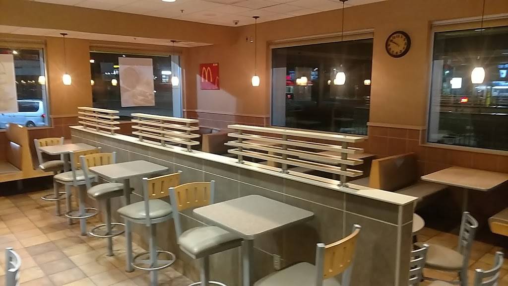 McDonalds | cafe | 588 Main St, Jackson, OH 45640, USA | 7402861575 OR +1 740-286-1575