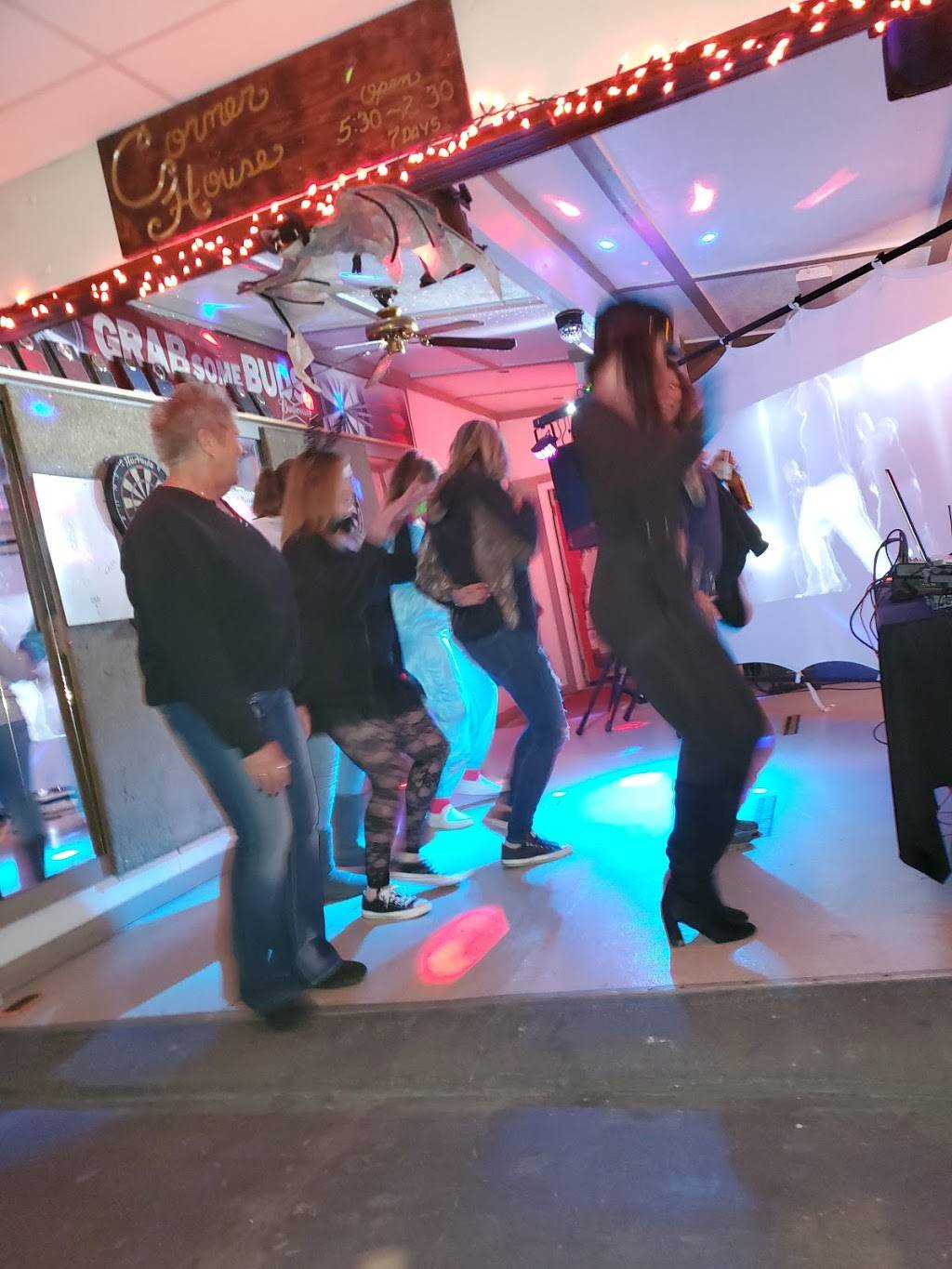 Louies Corner House | restaurant | 11174 Hebron Rd, Buckeye Lake, OH 43008, USA | 7409284887 OR +1 740-928-4887