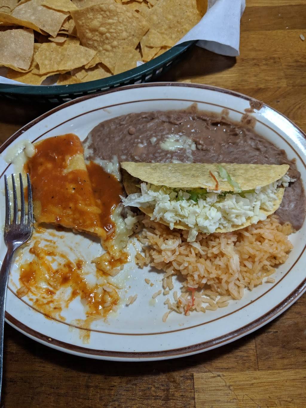 Los Chiles Mexican Restaurant | restaurant | 17051 E Ave O, Palmdale, CA 93591, USA | 6612642975 OR +1 661-264-2975