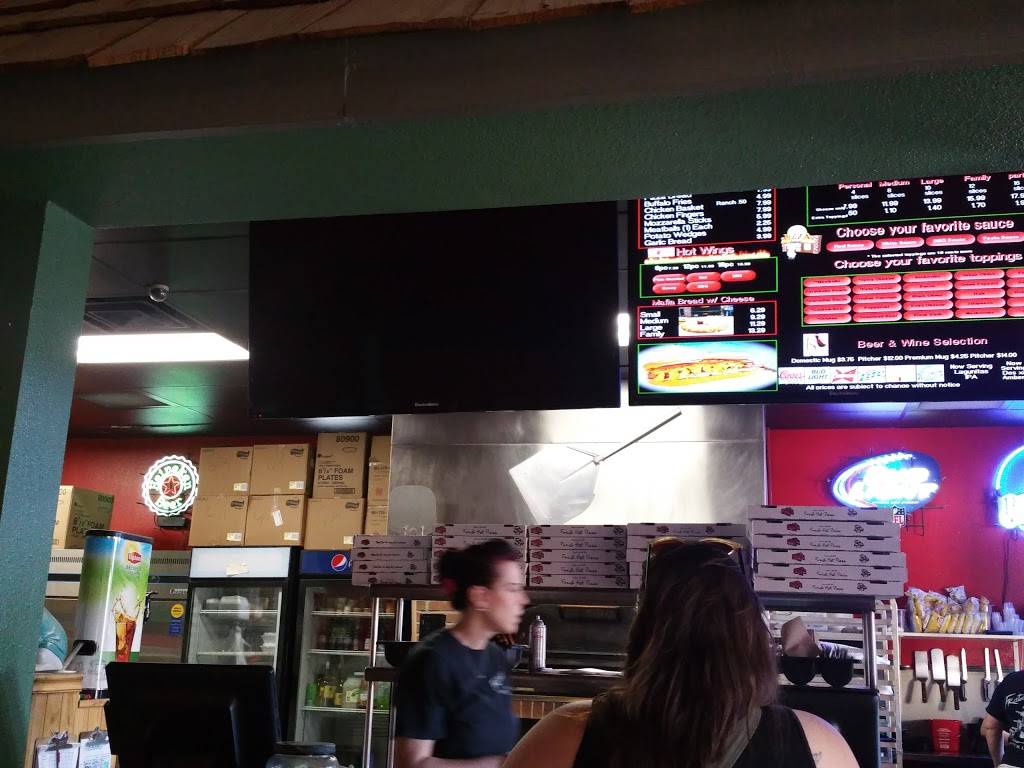 Fratellis Pizzeria | restaurant | 15065 Vista Rd, Helendale, CA 92342, USA | 7608436902 OR +1 760-843-6902