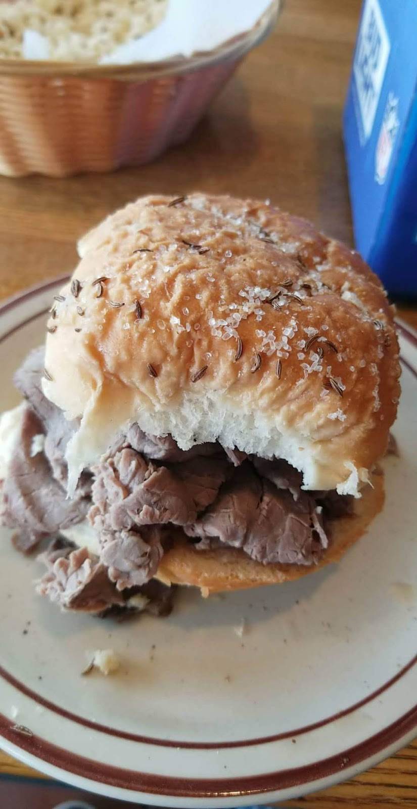 Swistons Beef & Keg | restaurant | 101 Young St, Tonawanda, NY 14150, USA | 7166929723 OR +1 716-692-9723