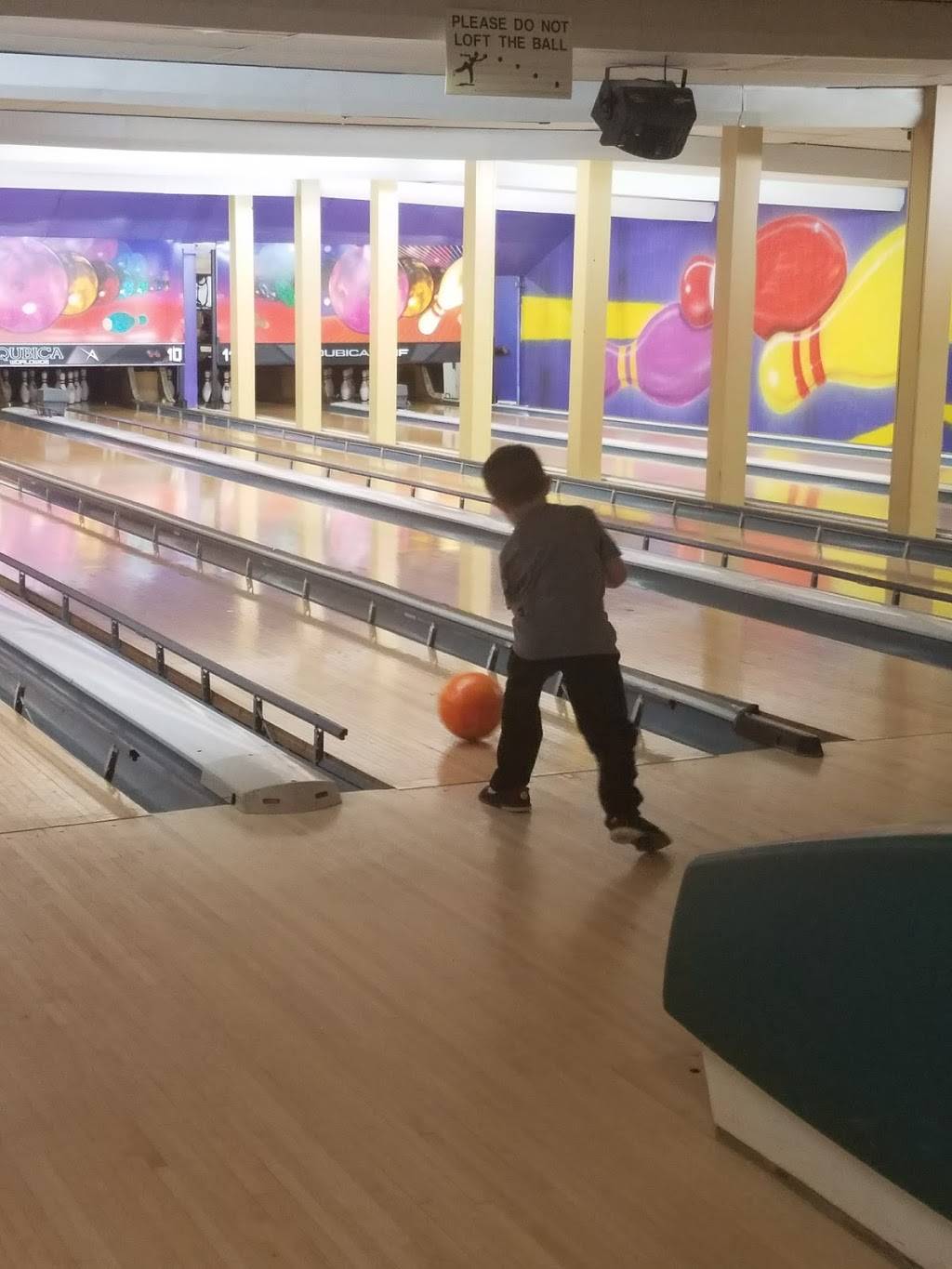 Patricks Restaurant & Bowl | restaurant | 1616 N Section St, Sullivan, IN 47882, USA | 8122683388 OR +1 812-268-3388